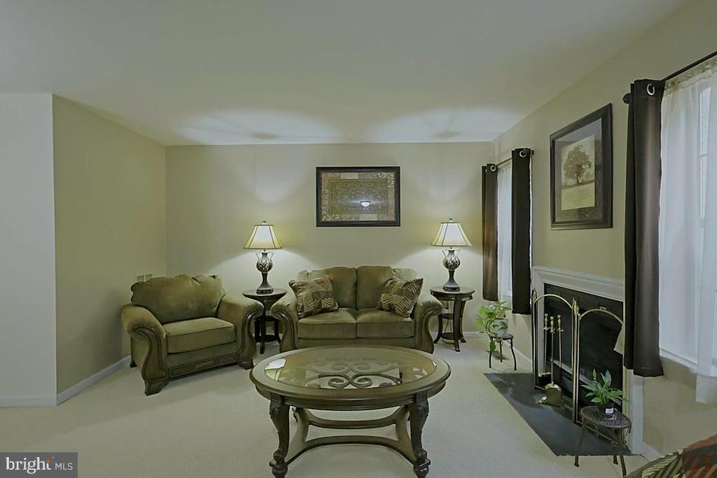 1402 Redwood Ct #57
