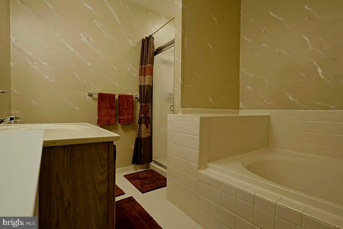 1402 Redwood Ct #57