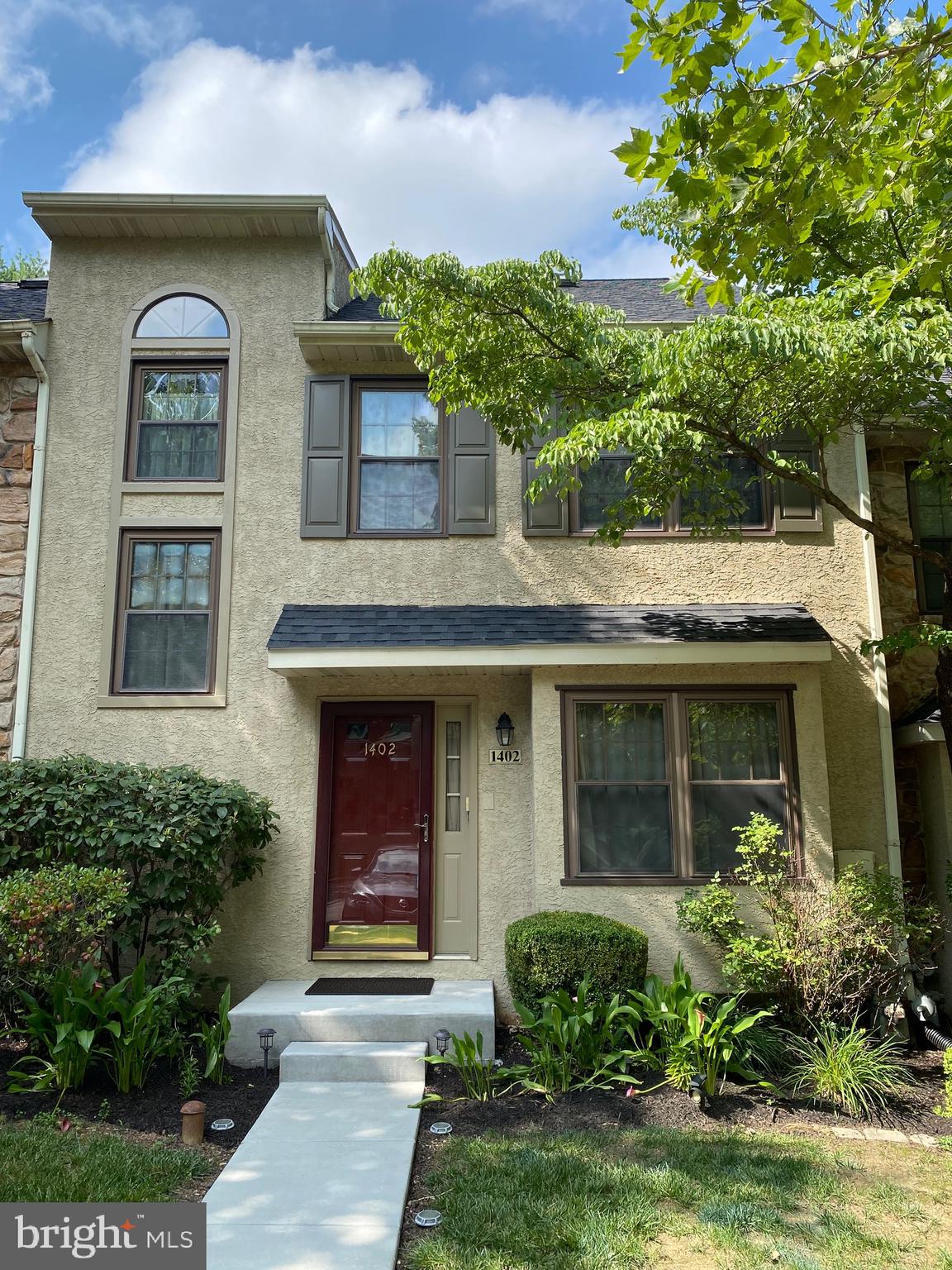 1402 Redwood Ct #57