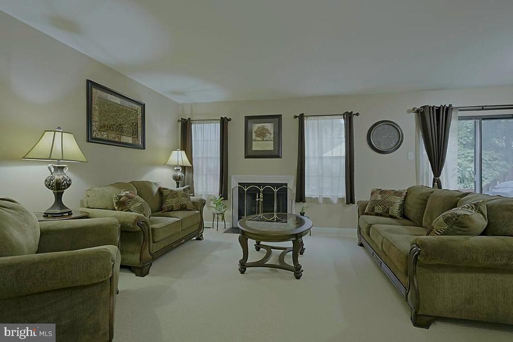 1402 Redwood Ct #57