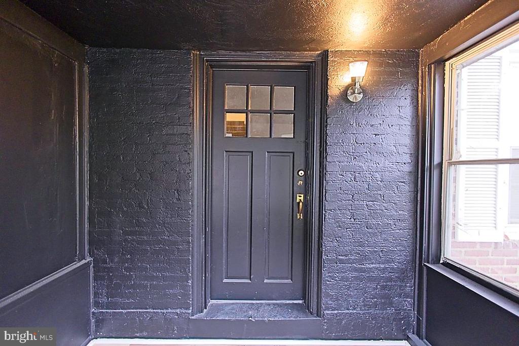 1423 RIDLEY AVENUE