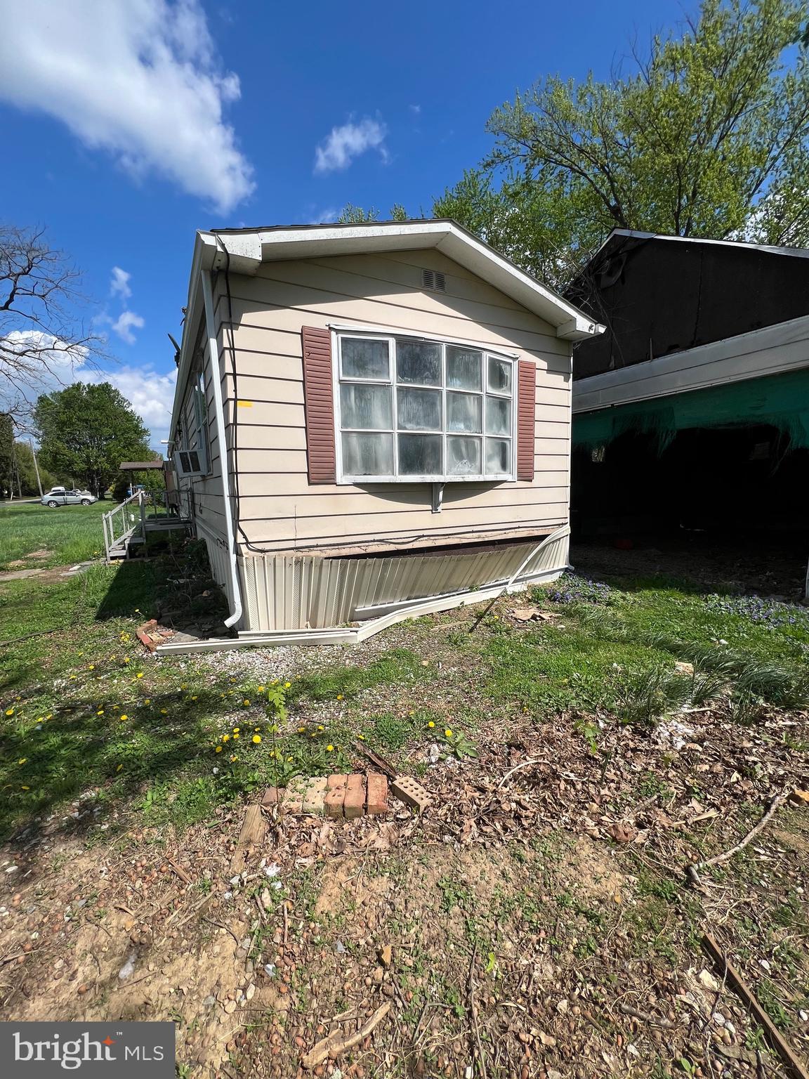 2318 ROCKVALE ROAD