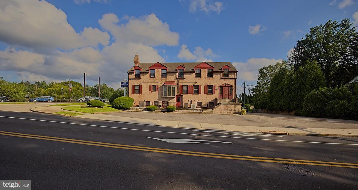 766 Old York Rd