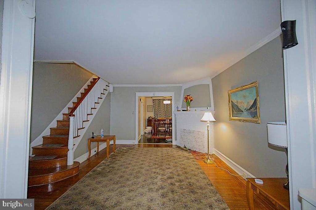 5377 Morse St