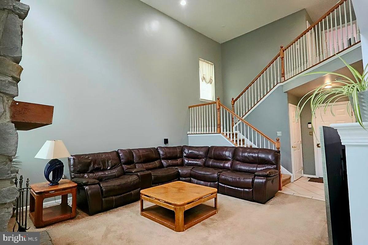 504 Lantern Ln