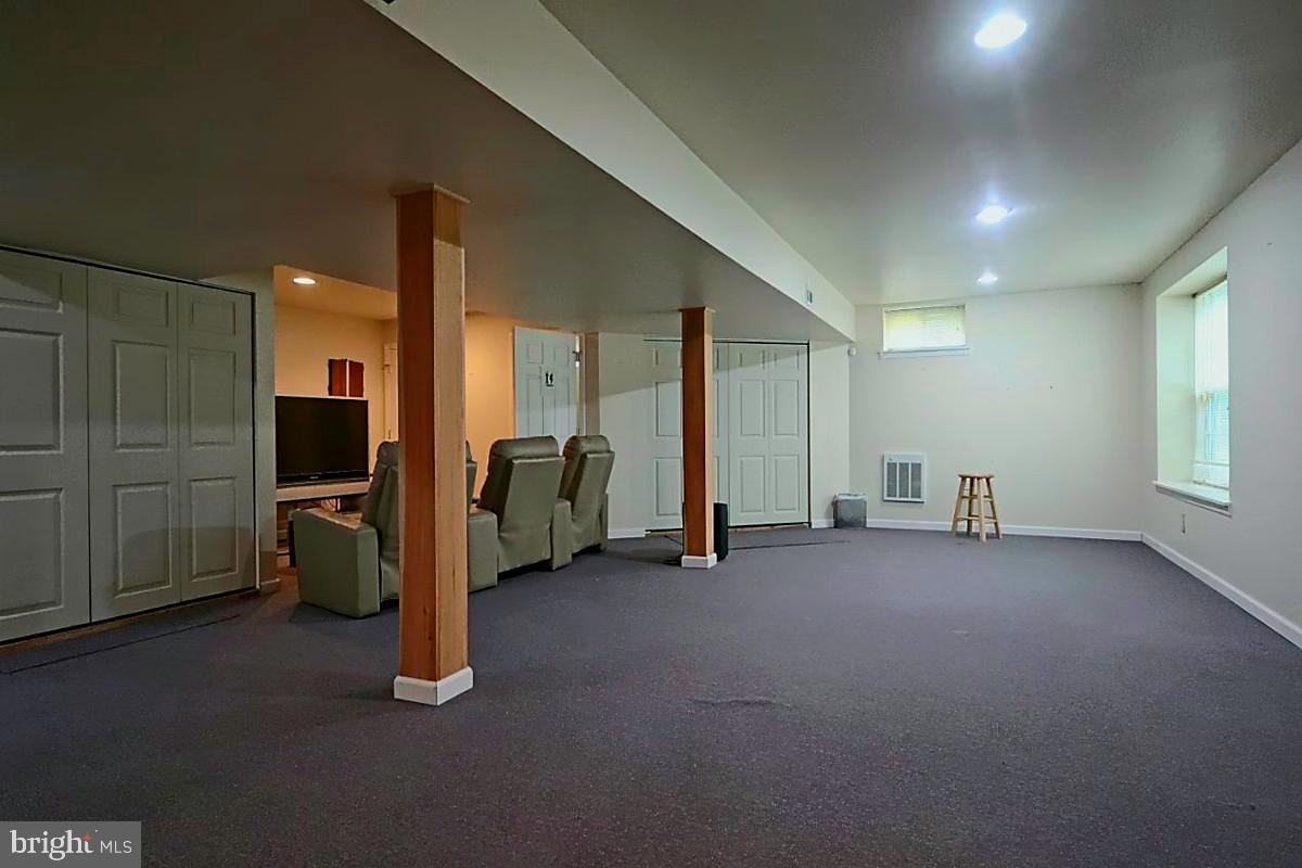 504 Lantern Ln