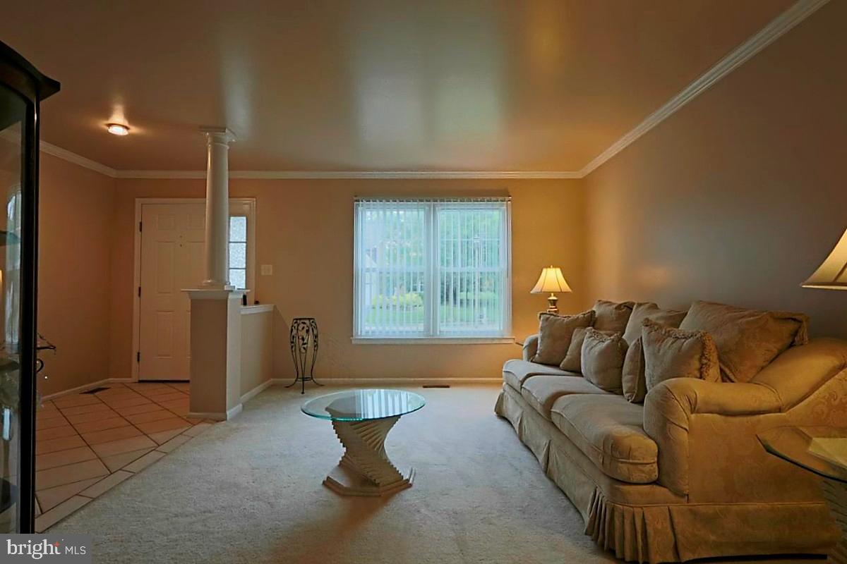 504 Lantern Ln