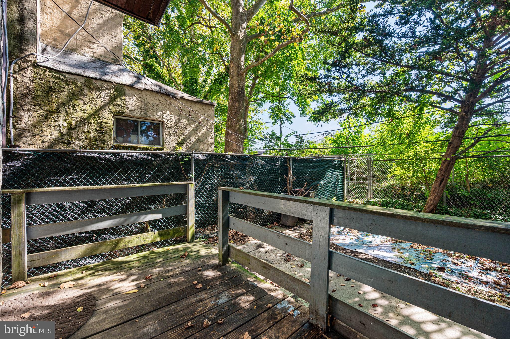 6148 LARCHWOOD AVENUE