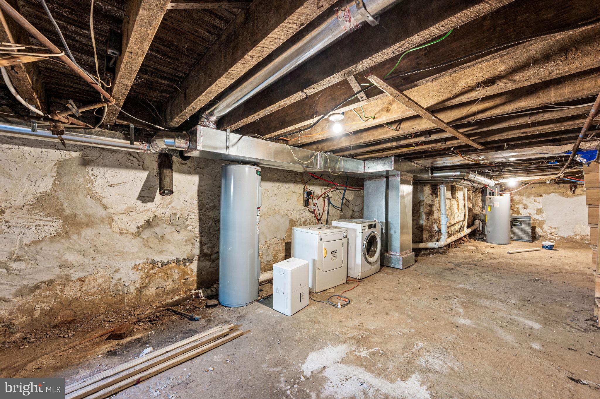 6148 LARCHWOOD AVENUE