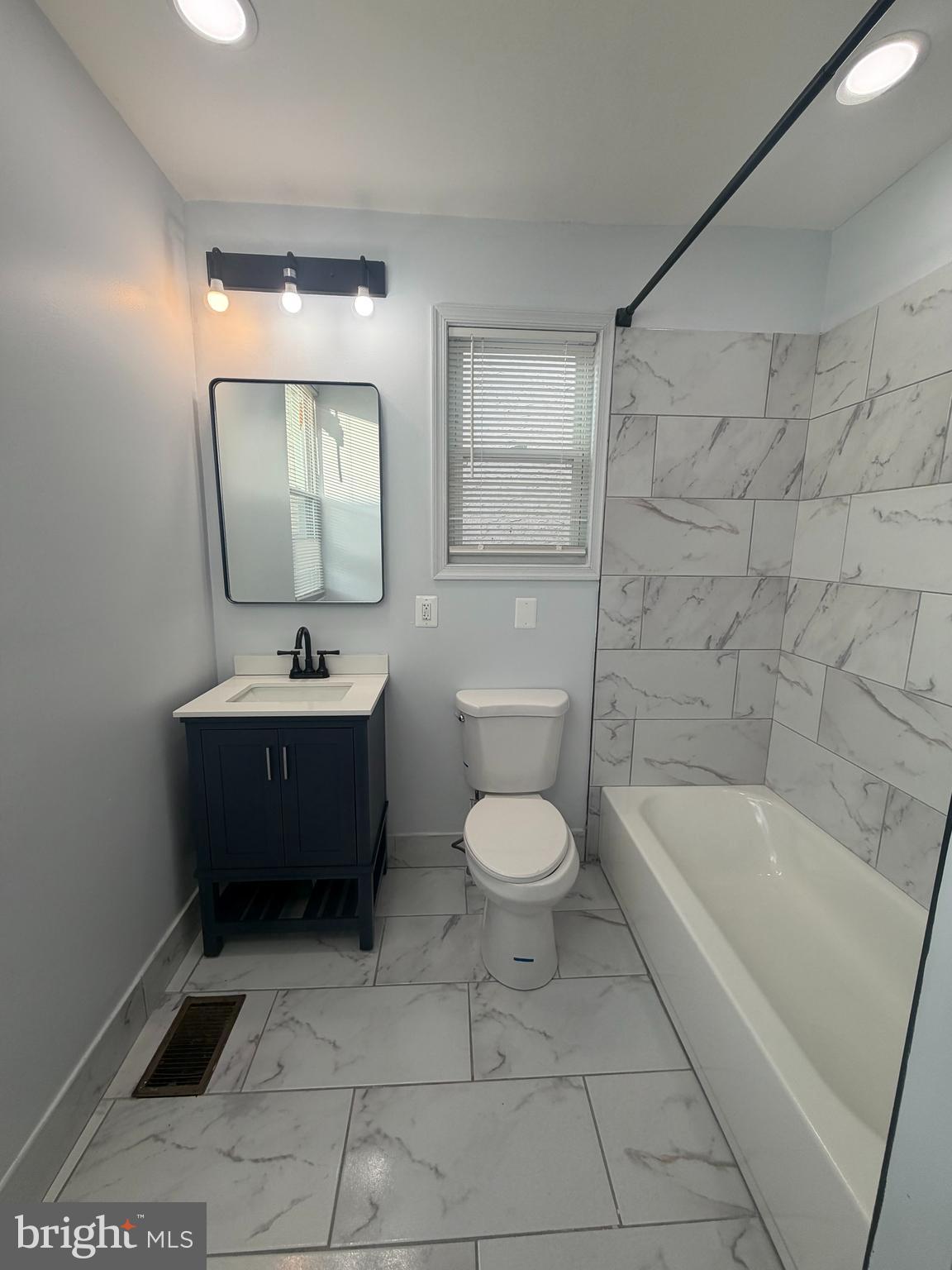 2308 GREENWICH STREET