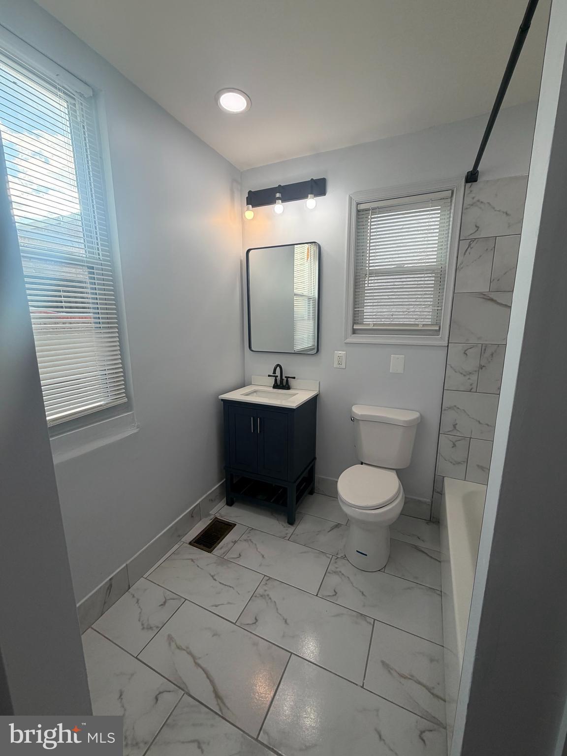 2308 GREENWICH STREET