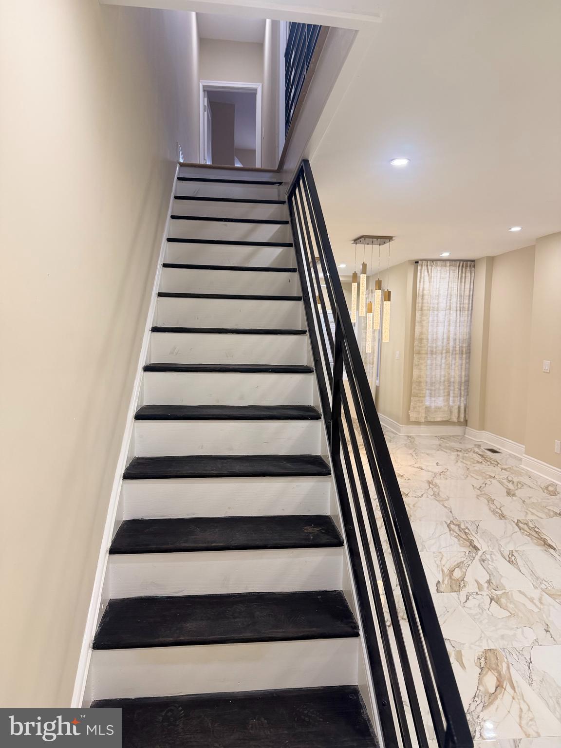 6232 LARCHWOOD AVENUE