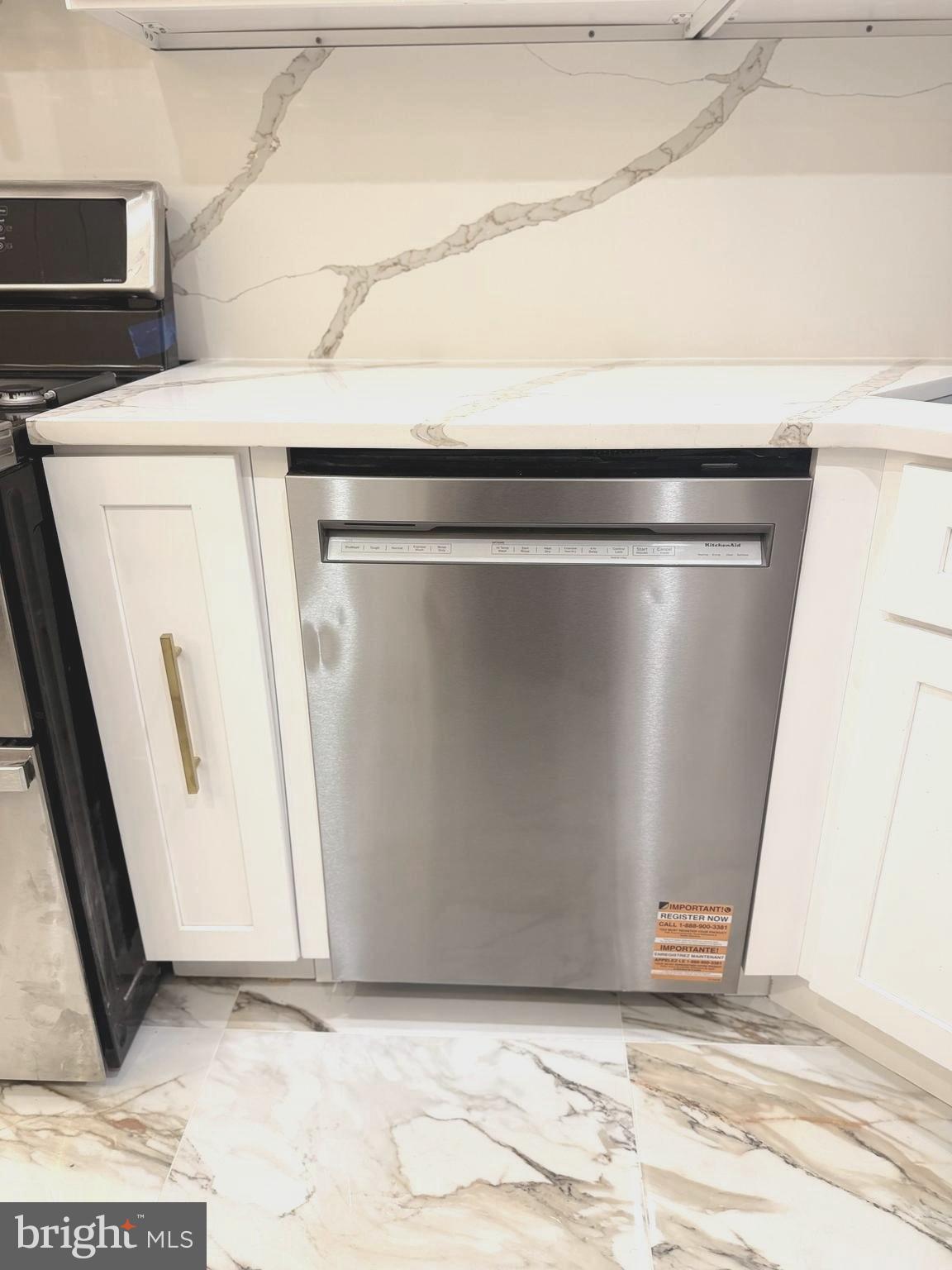 6232 LARCHWOOD AVENUE