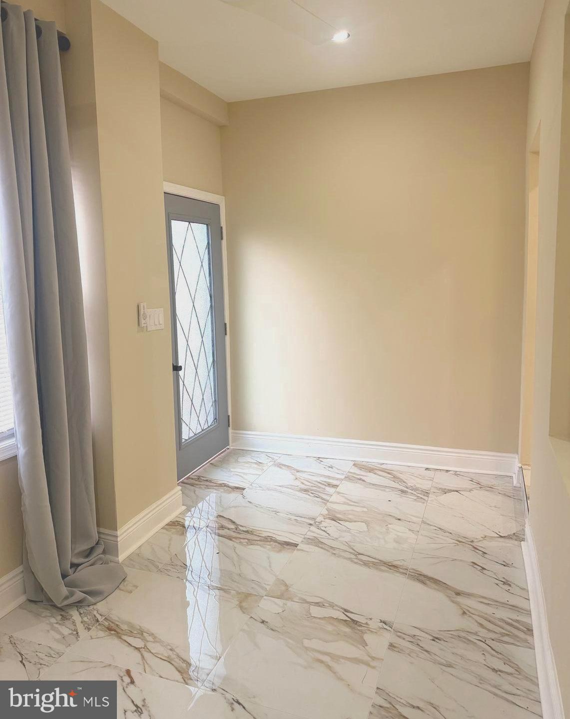 6232 LARCHWOOD AVENUE