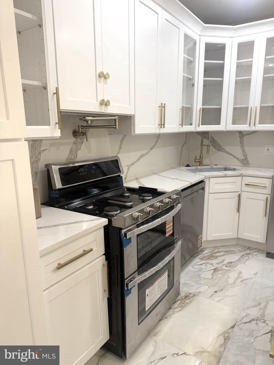 6232 LARCHWOOD AVENUE