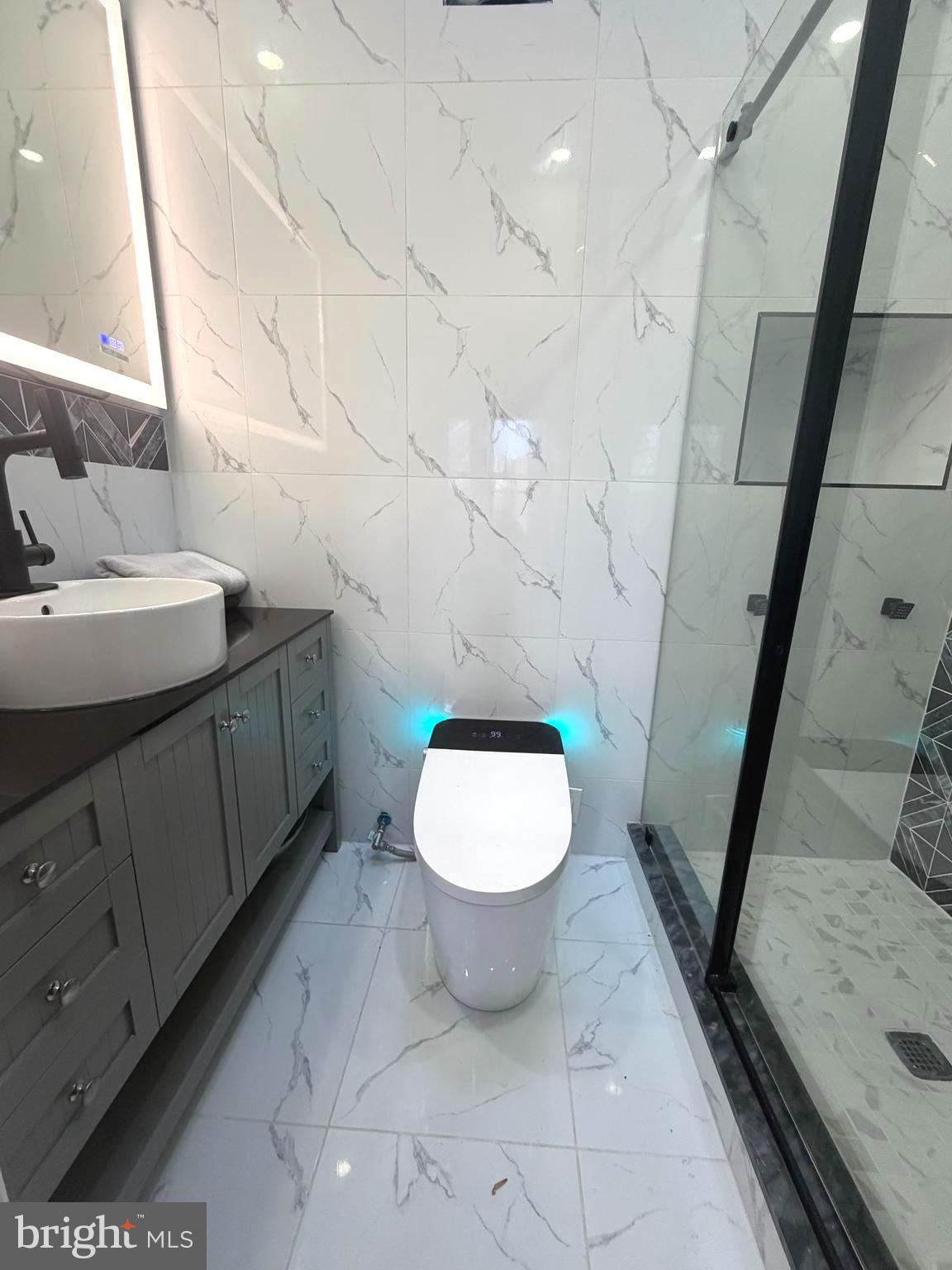 6232 LARCHWOOD AVENUE