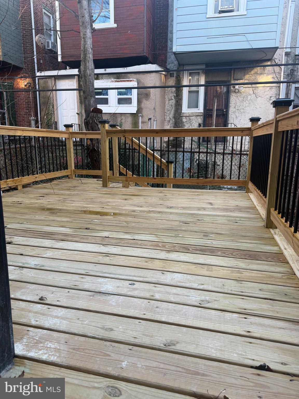 6232 LARCHWOOD AVENUE