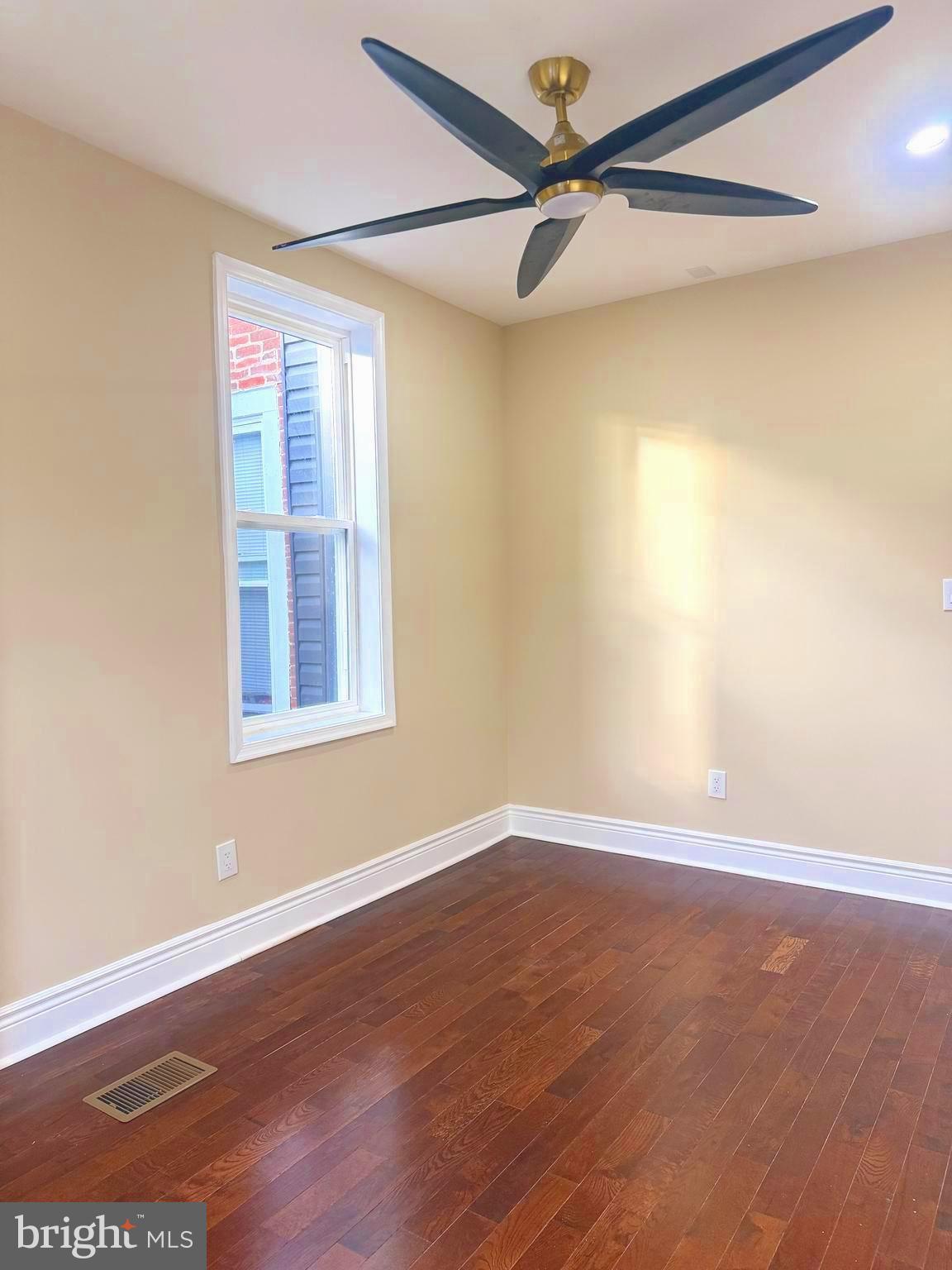 6232 LARCHWOOD AVENUE