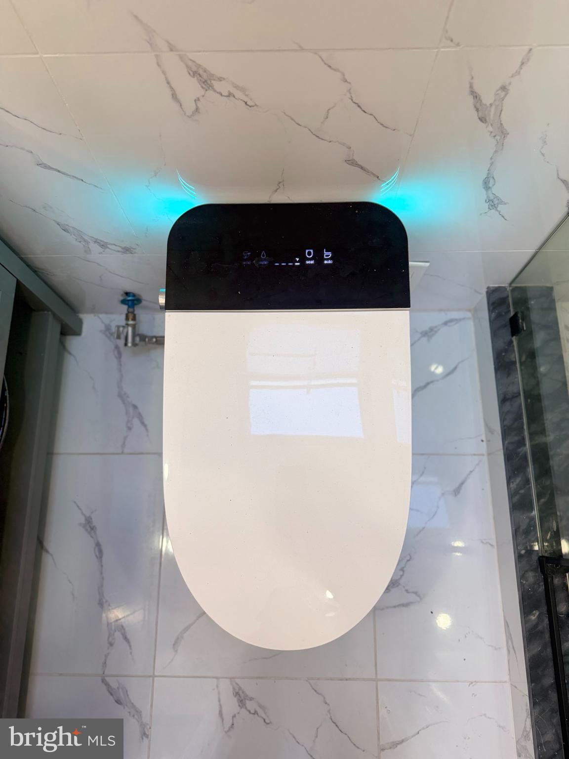 6232 LARCHWOOD AVENUE