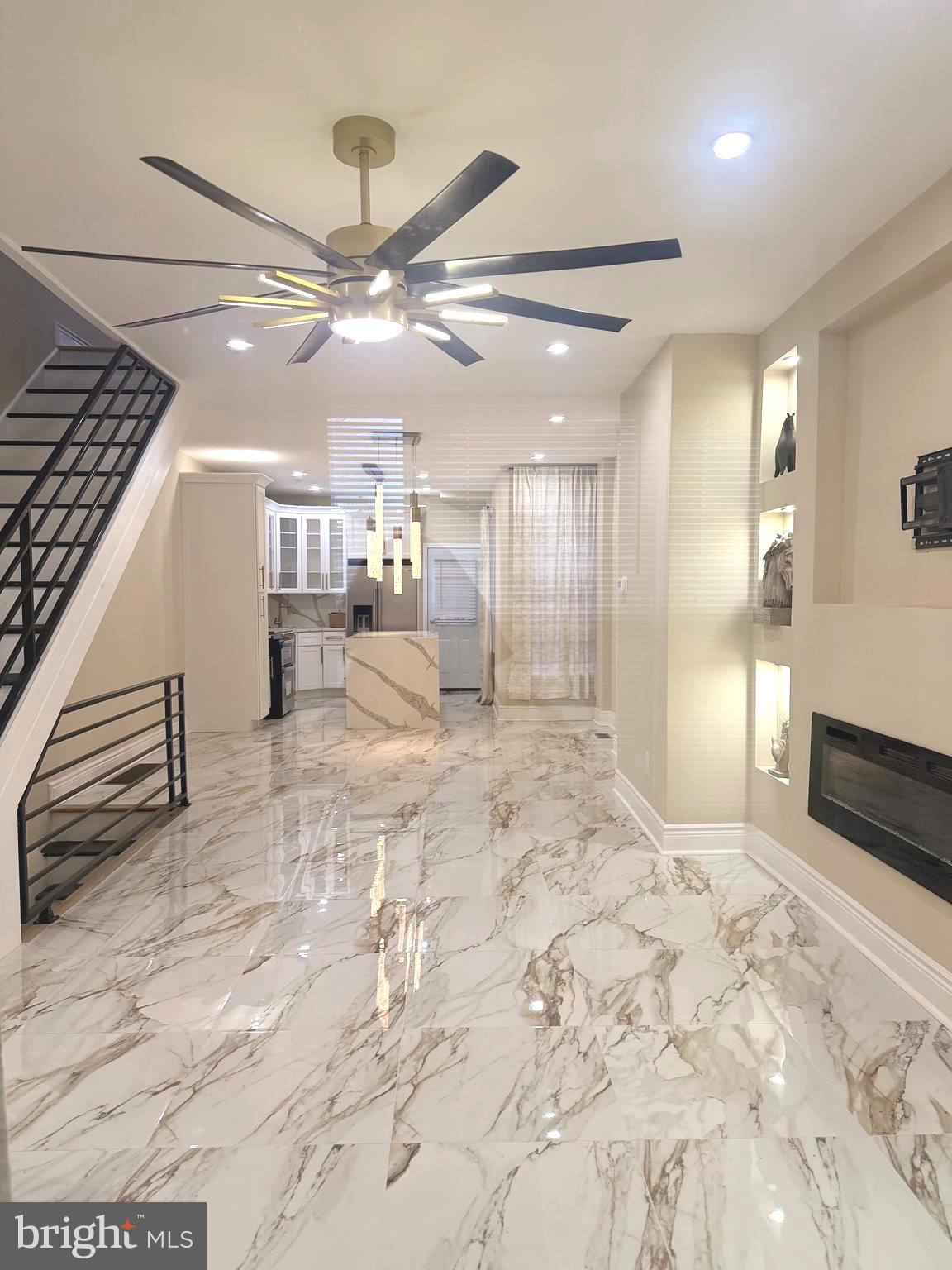 6232 LARCHWOOD AVENUE