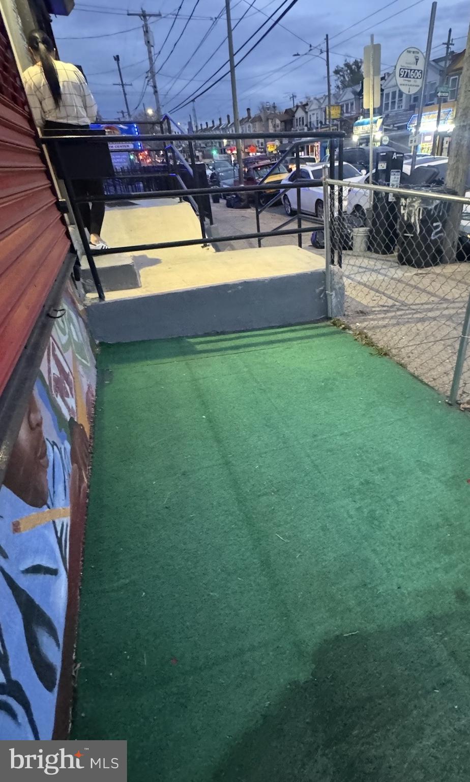 433 E WYOMING AVENUE