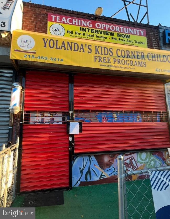 433 E WYOMING AVENUE