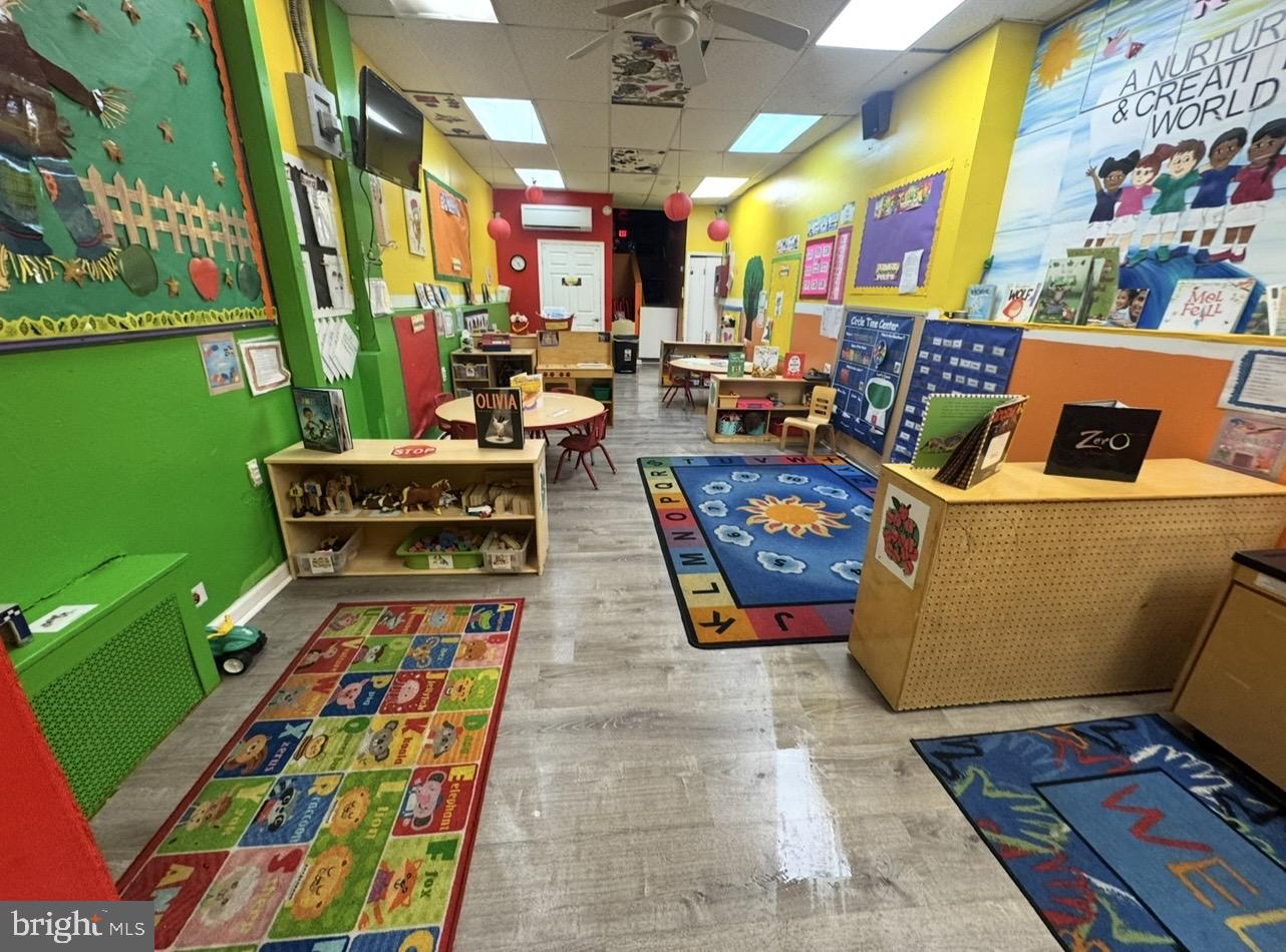 433 E WYOMING AVENUE