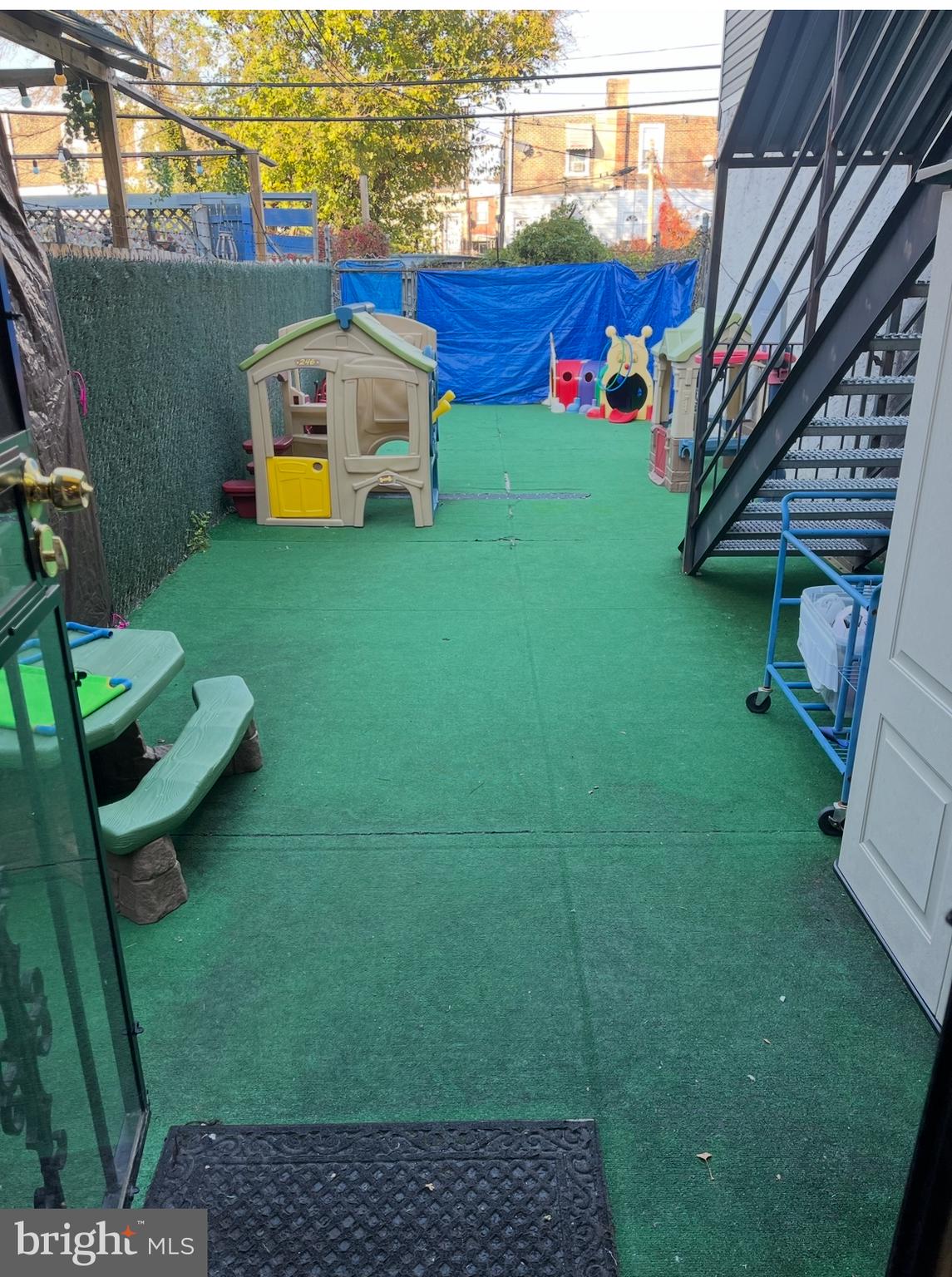 433 E WYOMING AVENUE