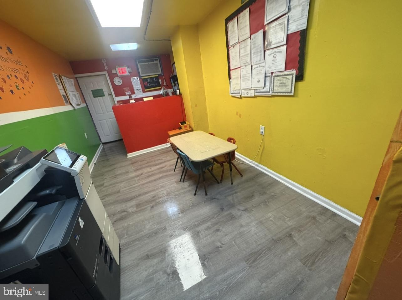 433 E WYOMING AVENUE