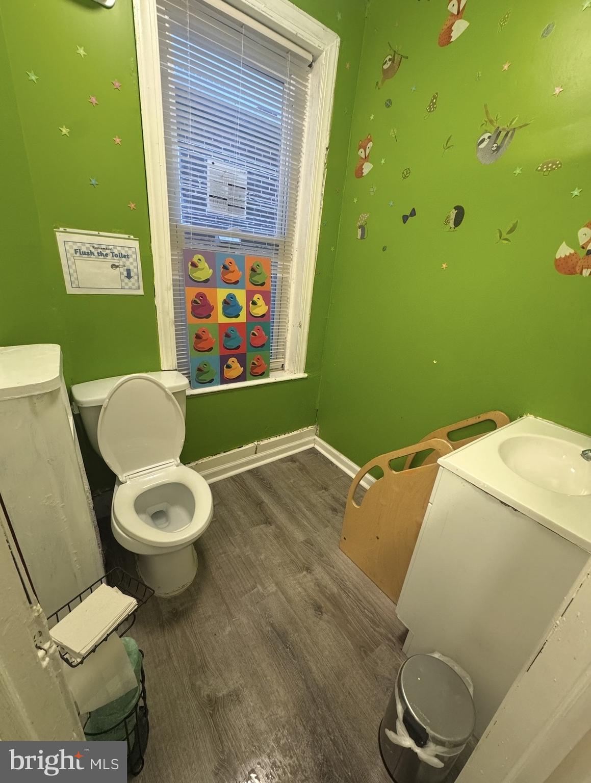 433 E WYOMING AVENUE