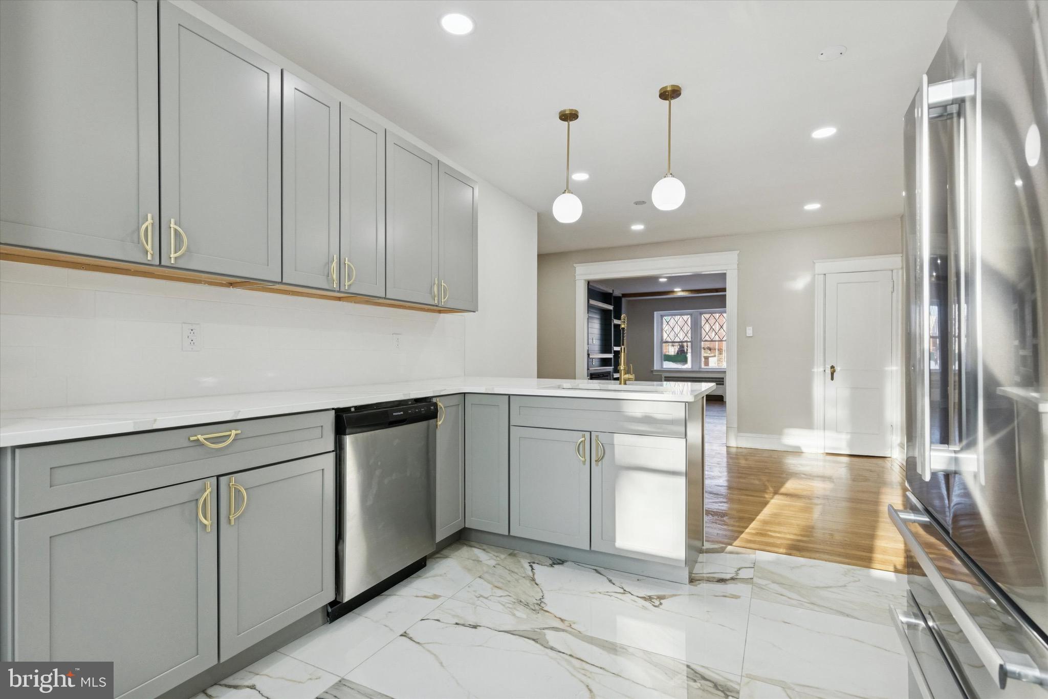 7247 PITTVILLE AVENUE