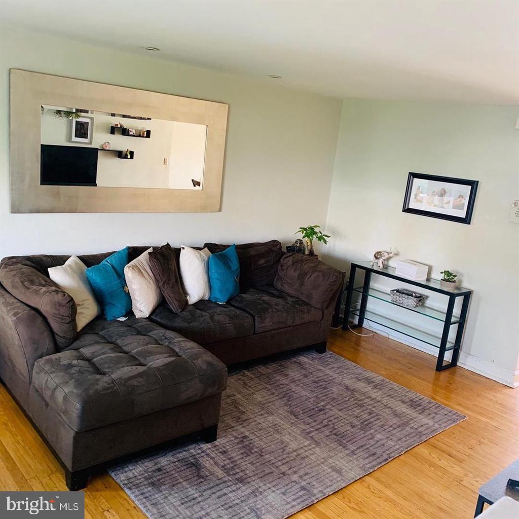 1340 WESTBURY DRIVE