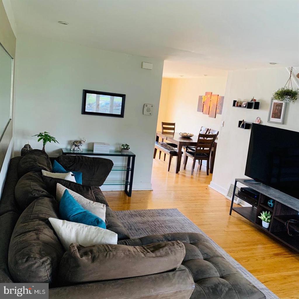 1340 WESTBURY DRIVE