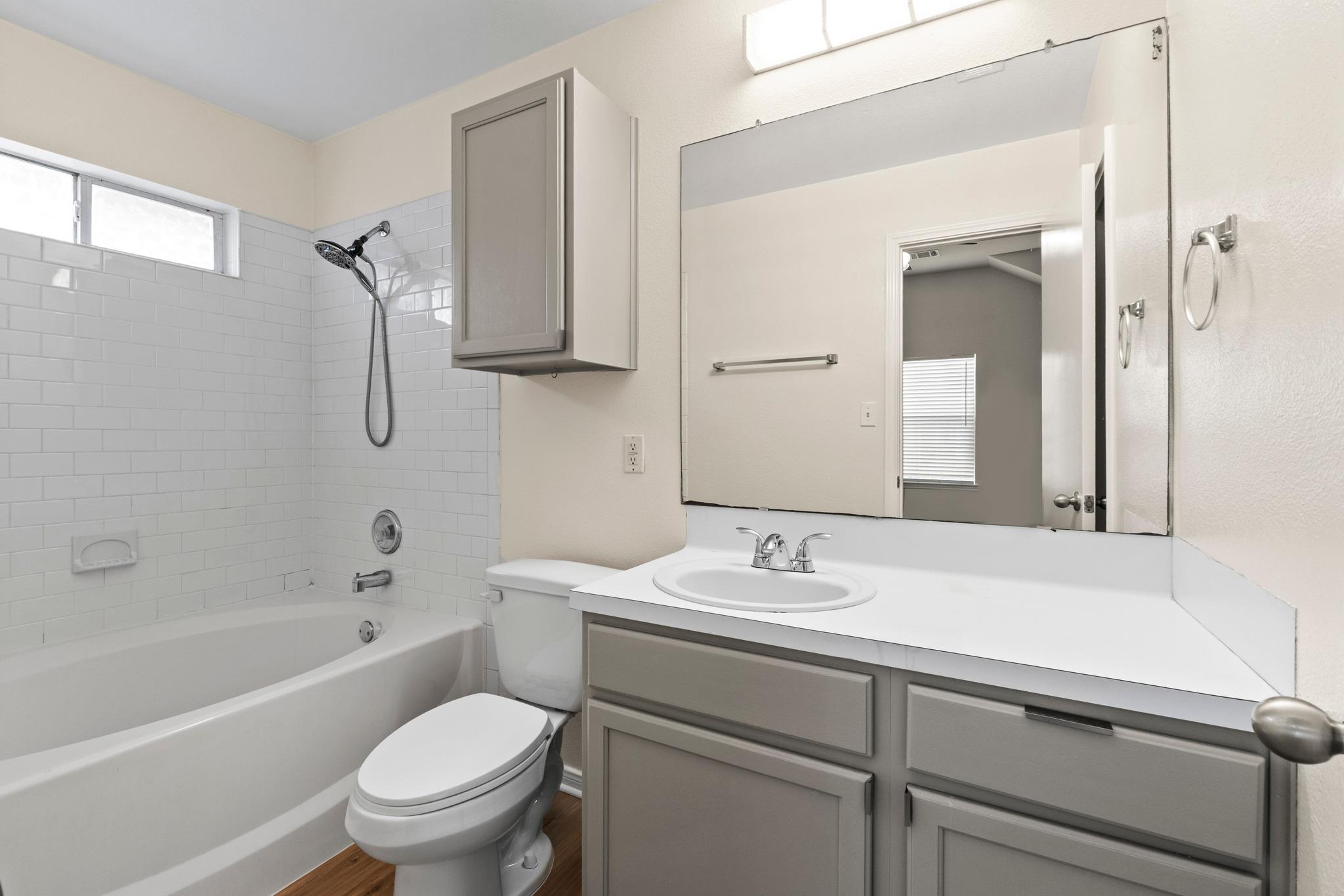1501 Catherine CT