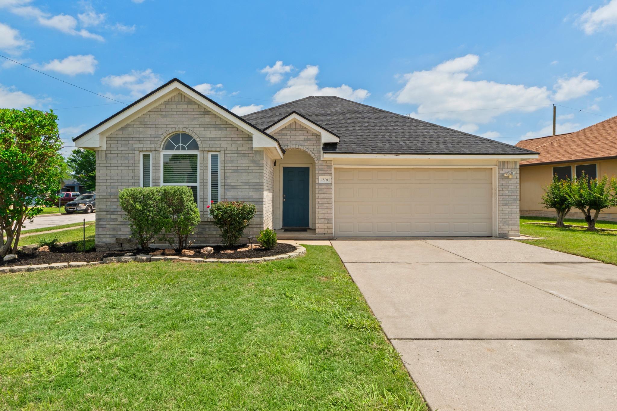 1501 Catherine CT