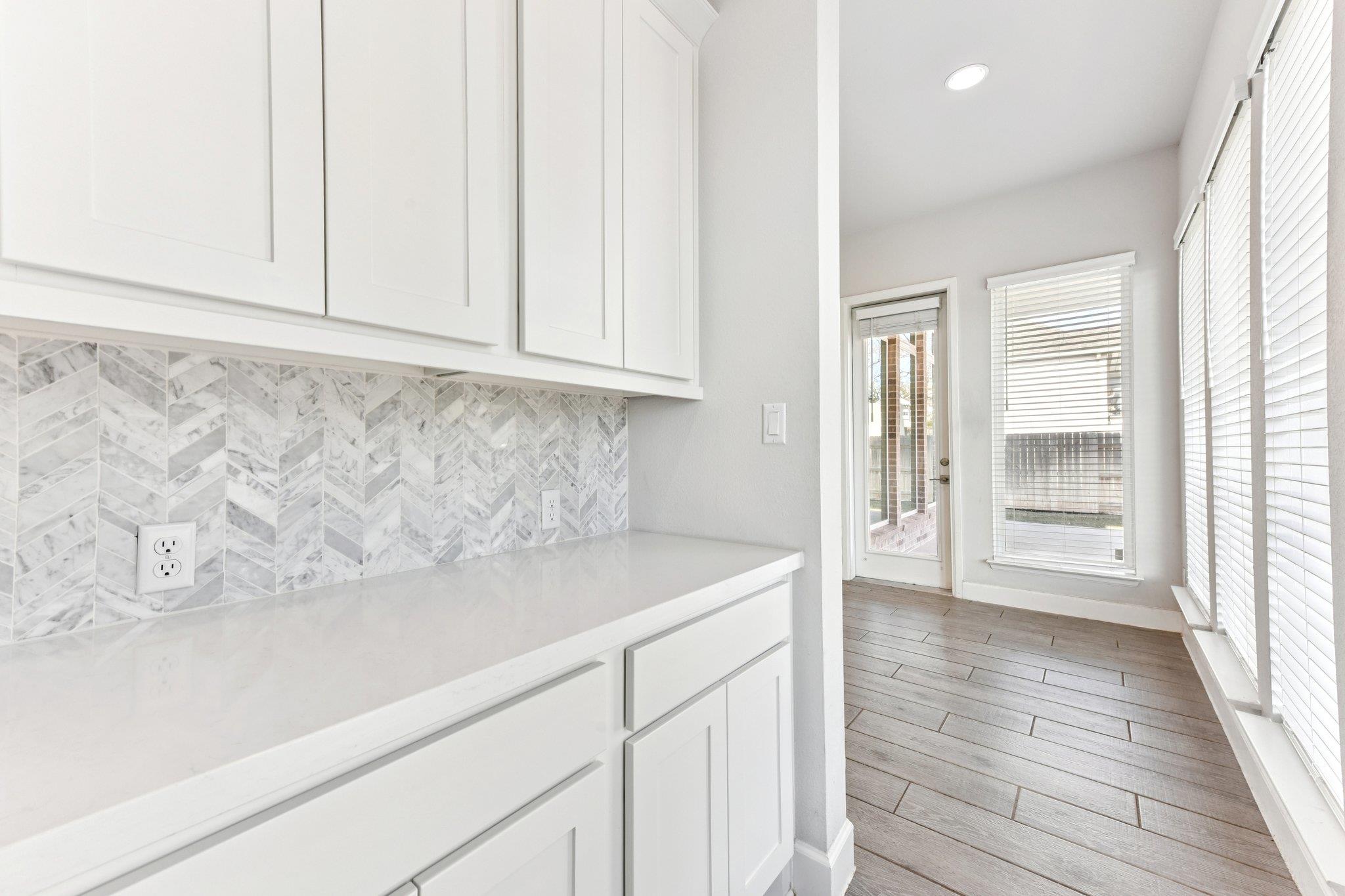 163 Kellogg LN