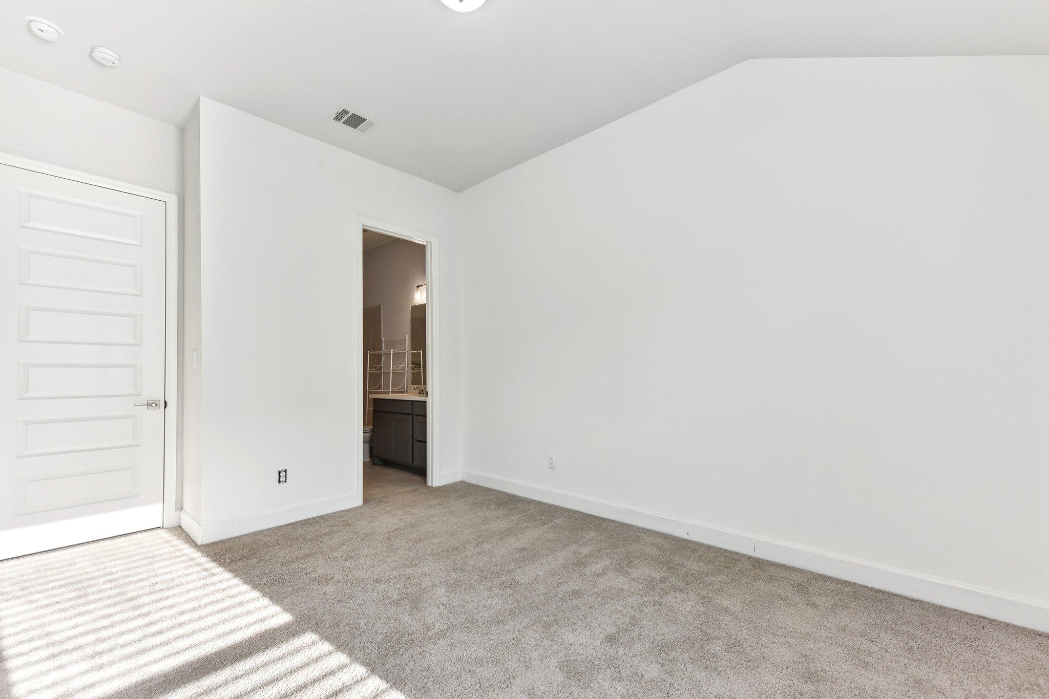 163 Kellogg LN