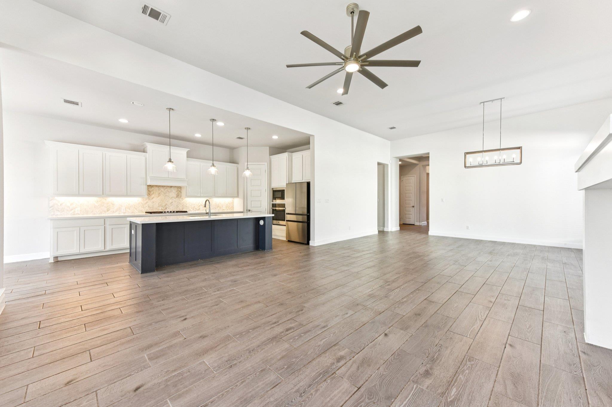 163 Kellogg LN