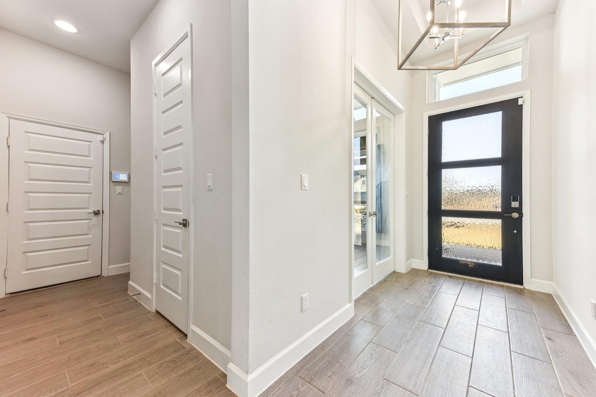 163 Kellogg LN