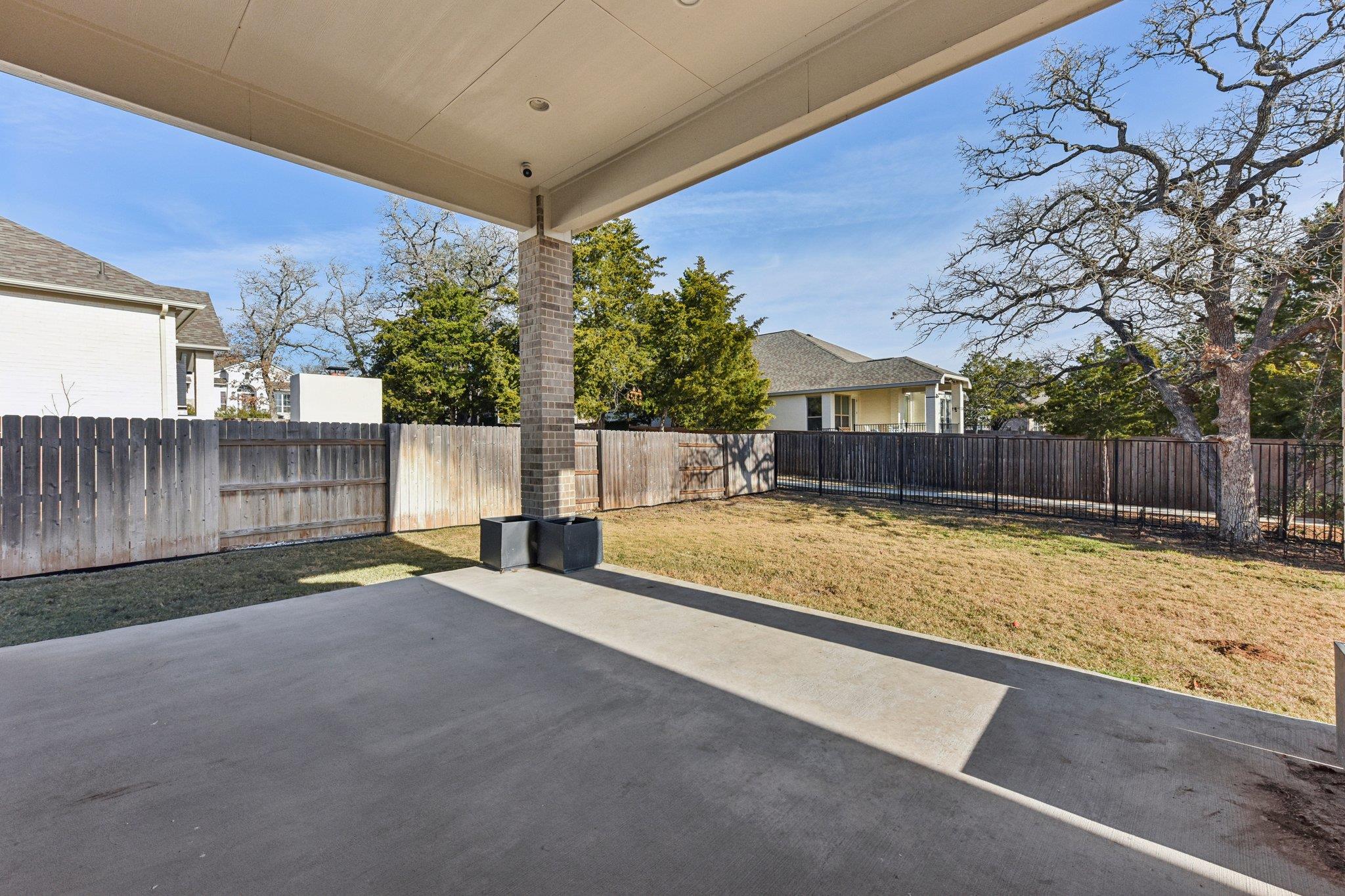 163 Kellogg LN