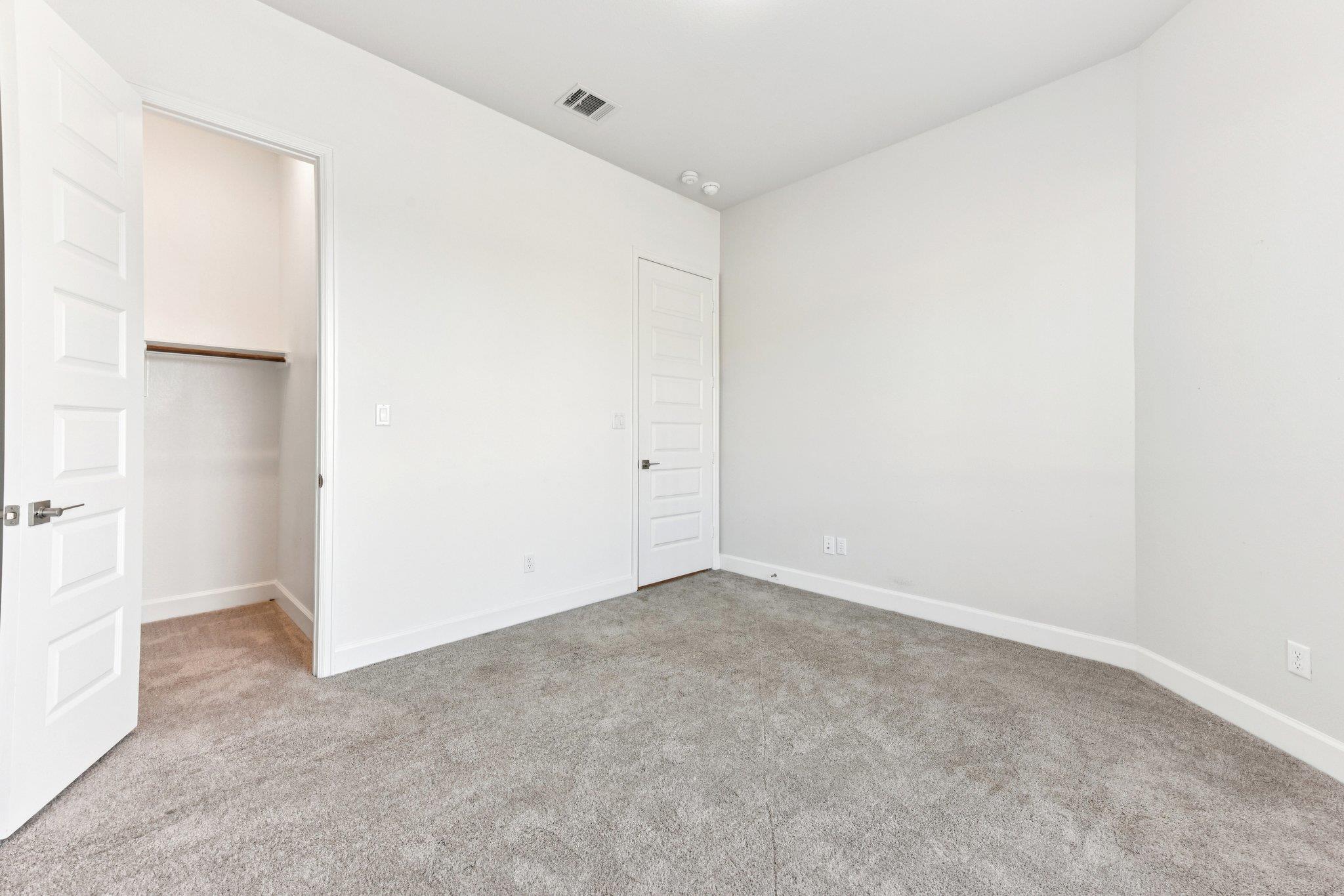 163 Kellogg LN