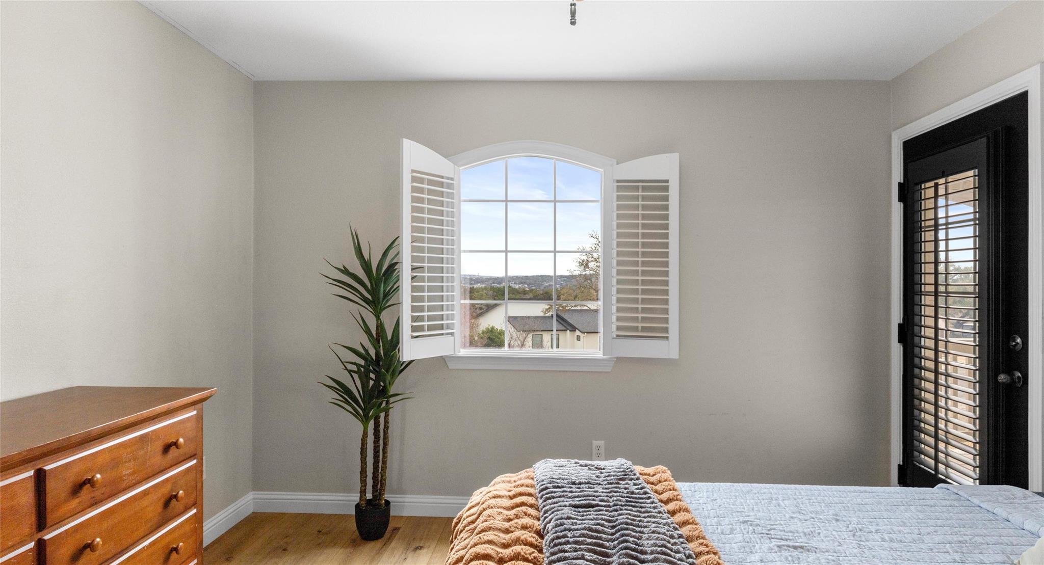 18702 Venture DR
