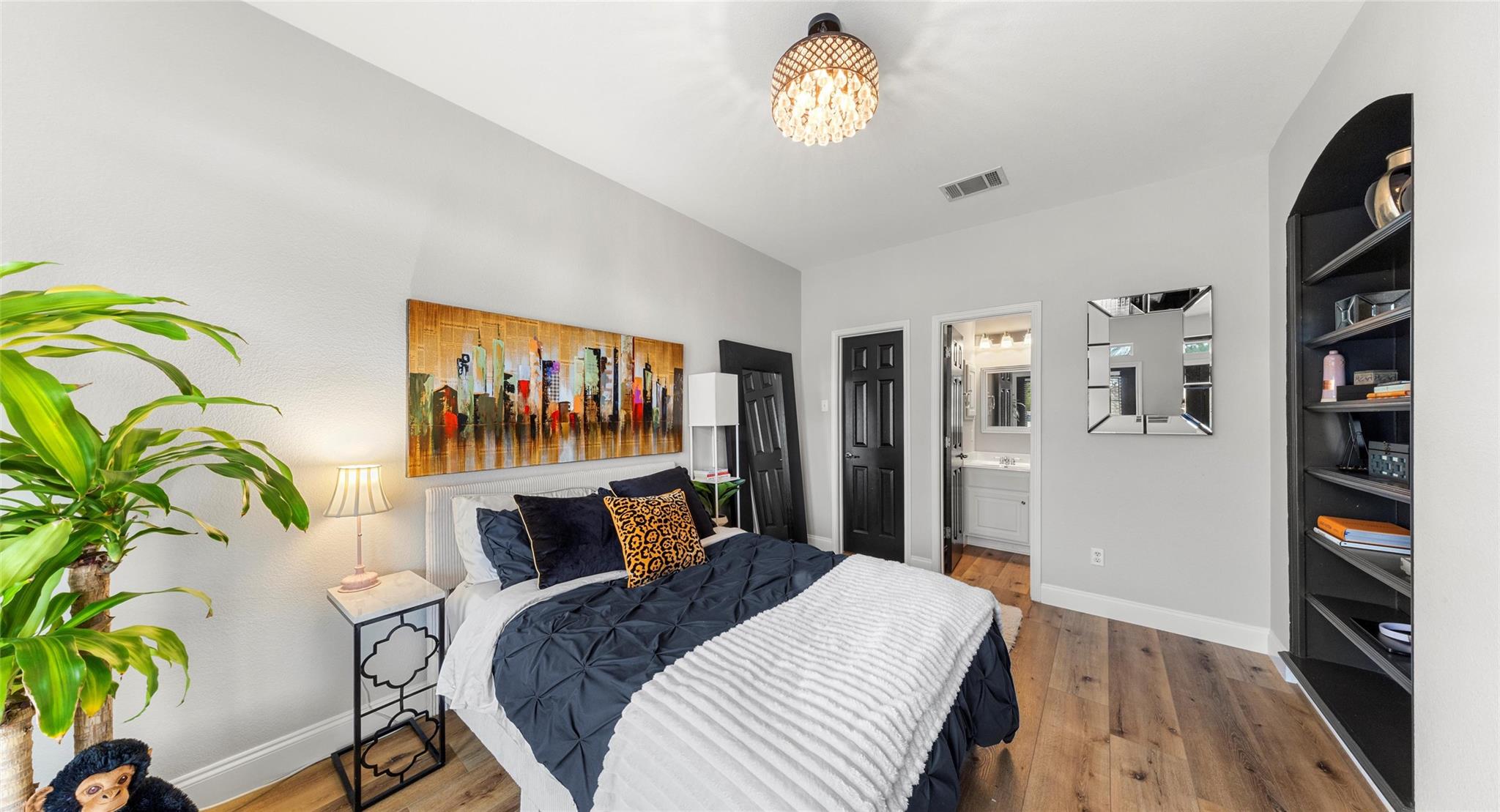 18702 Venture DR