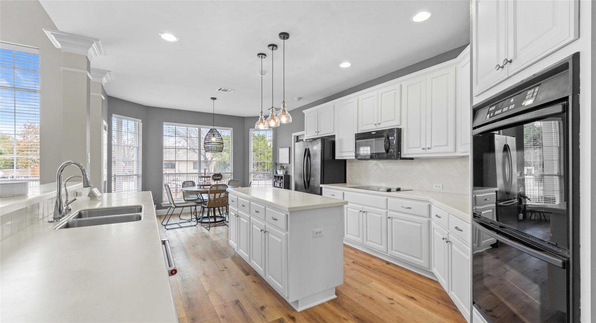 18702 Venture DR