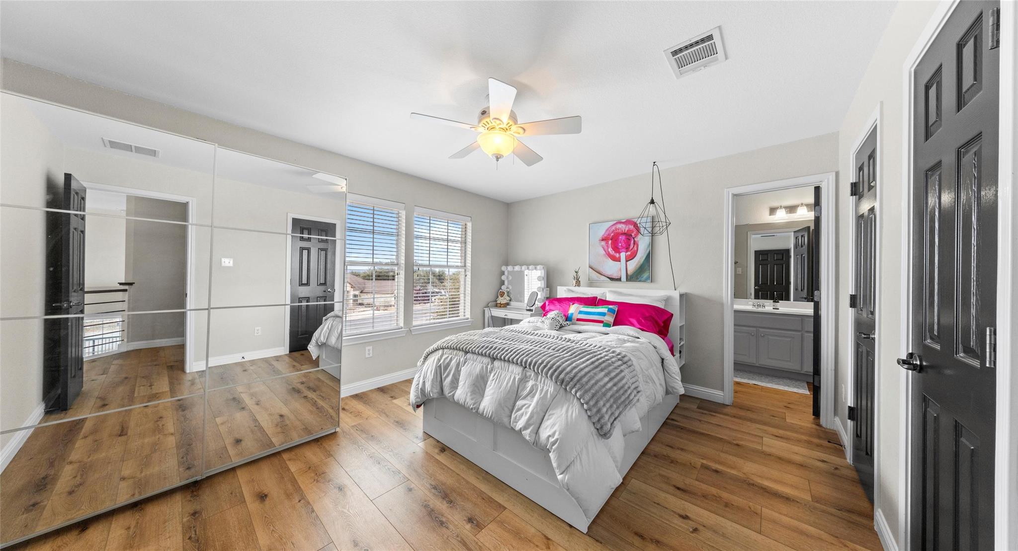18702 Venture DR