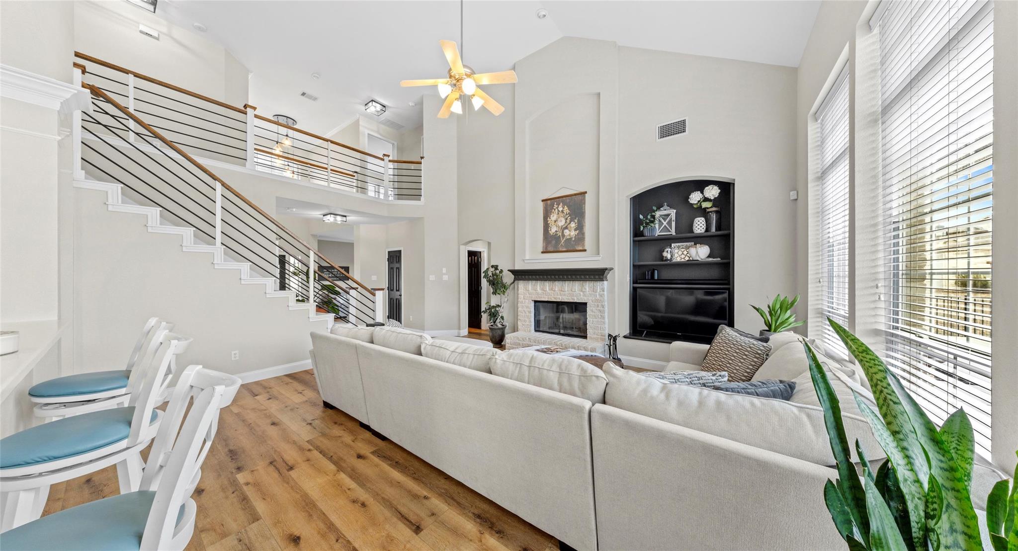 18702 Venture DR