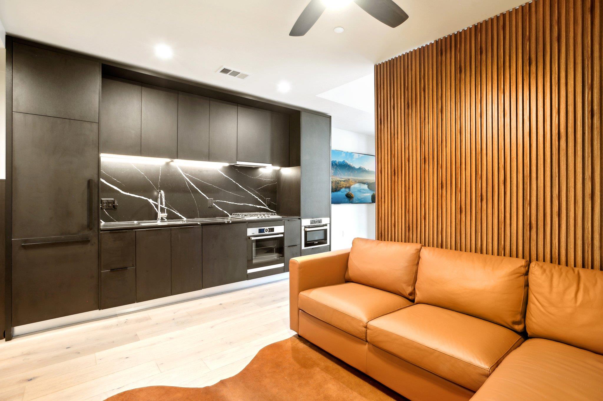 44 East Ave # 2806