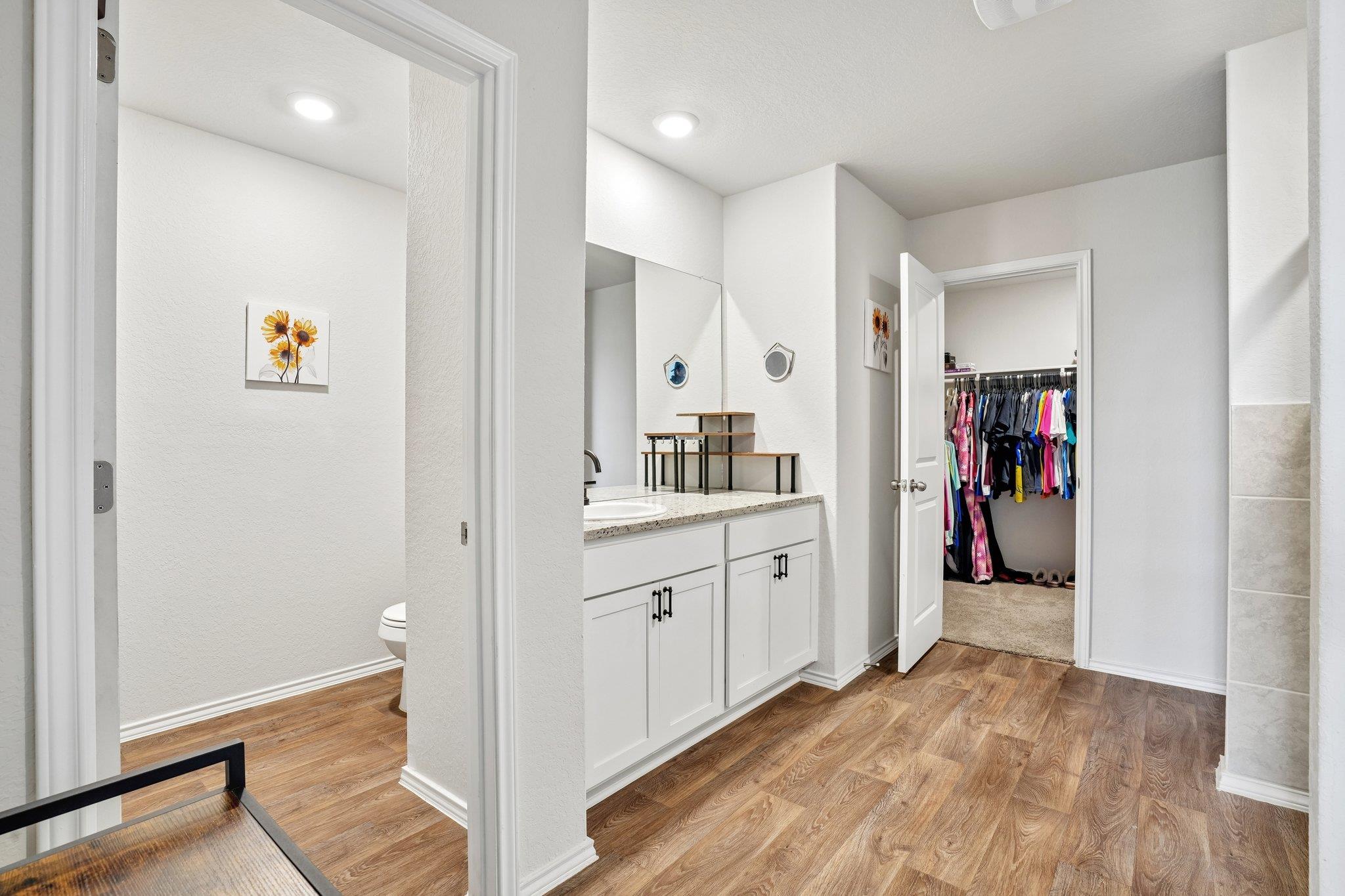 15535 Clove Spice WAY