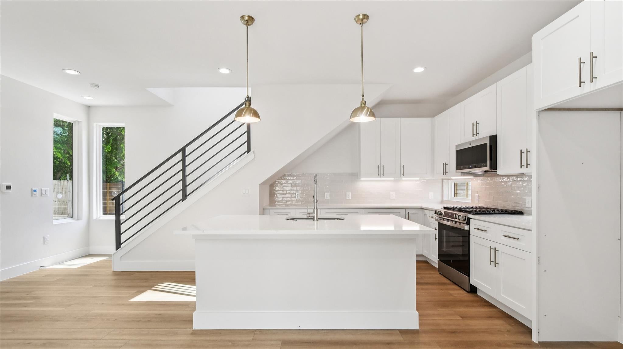 9104 Georgian DR