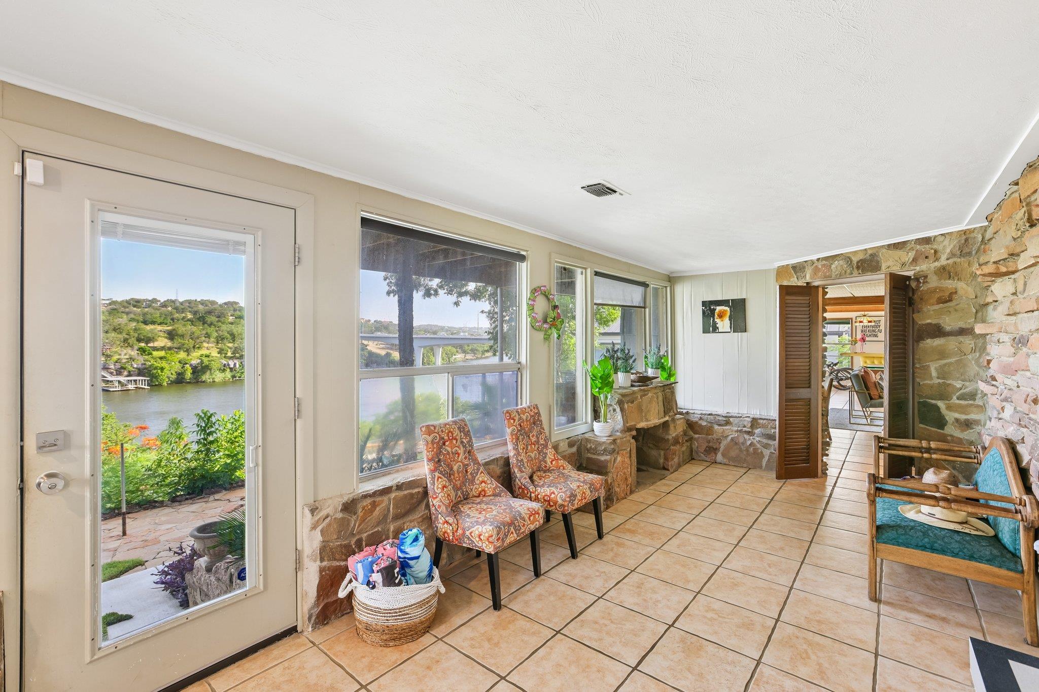 2516 Circle DR